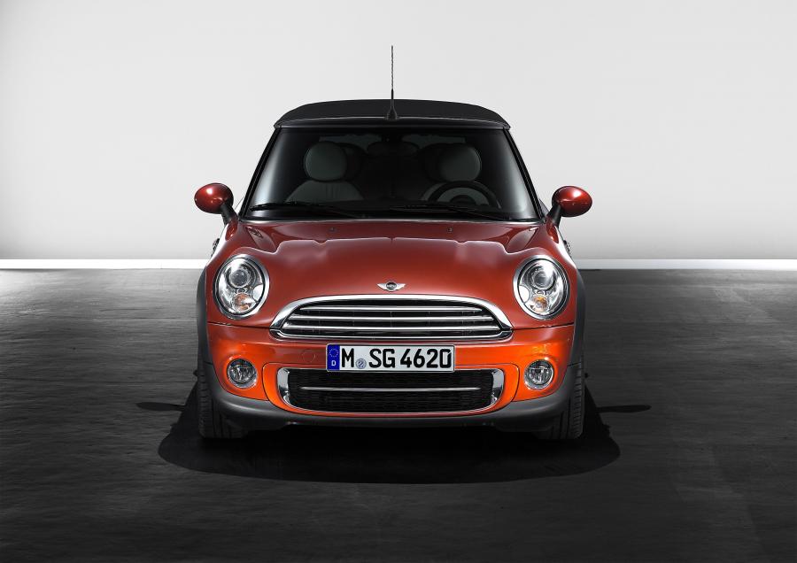  Mini Cooper D Cabrio 2011 года  (фото 6 из 15)